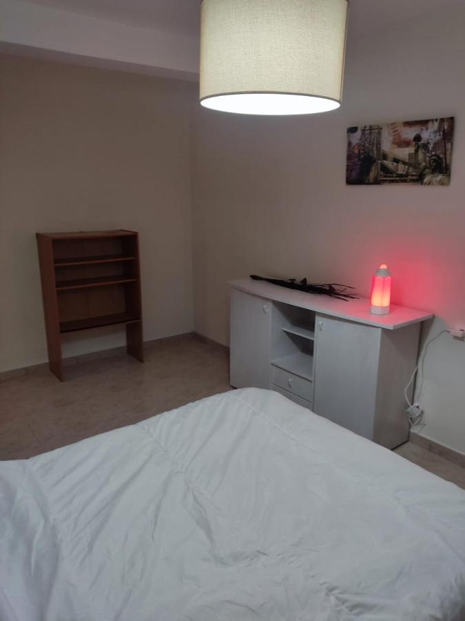 Piso Por Habitaciones En Хихон Екстериор снимка
